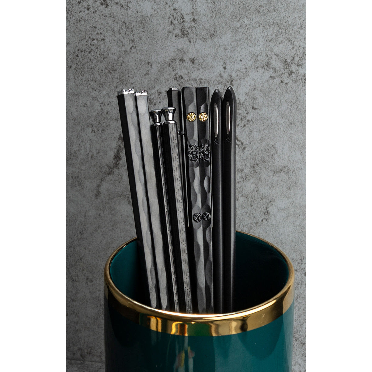 5 Pairs Premium Alloy Fiberglass Chopstick Set, Made of PET Silvery Ion Anti-slip and Reusable Material, Suitable for Home, Kitchen, Restaurant and Outdoor Use. 9.5 Inches in Size, Perfect for Eating Pasta, Sushi, Dumplings and Desserts. Comes in an