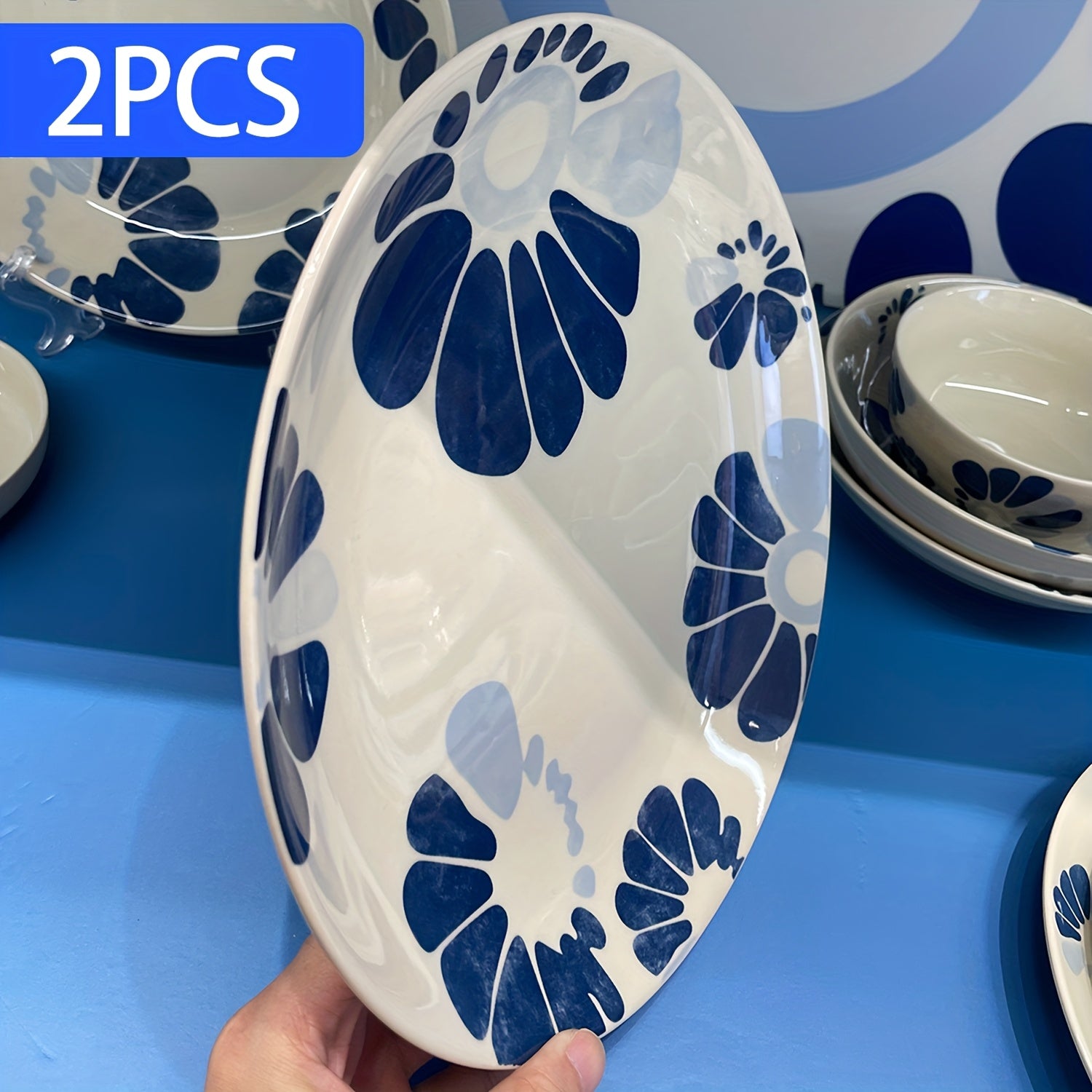 Two 10.8-inch Ceramic Plates with Celadon Petal-shaped Designs. Made of Ceramic, These Extra-large Plates Are Ideal for Steak, Seafood Delicacies, Main Dishes, Chinese and Western Cuisine. Suitable for Home and Kitchen Use, Dining and Serving